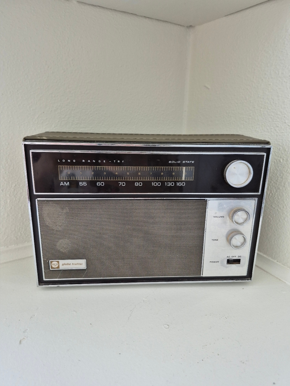 Vintage RCA Globetrotter Radio Battery Or Cord Operated *Works!*